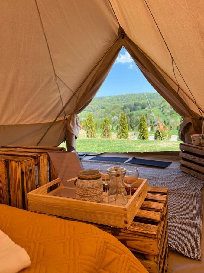Hotel Glamping Bieszczady Z Jacuzzi I Basenem à Solina  Extérieur photo