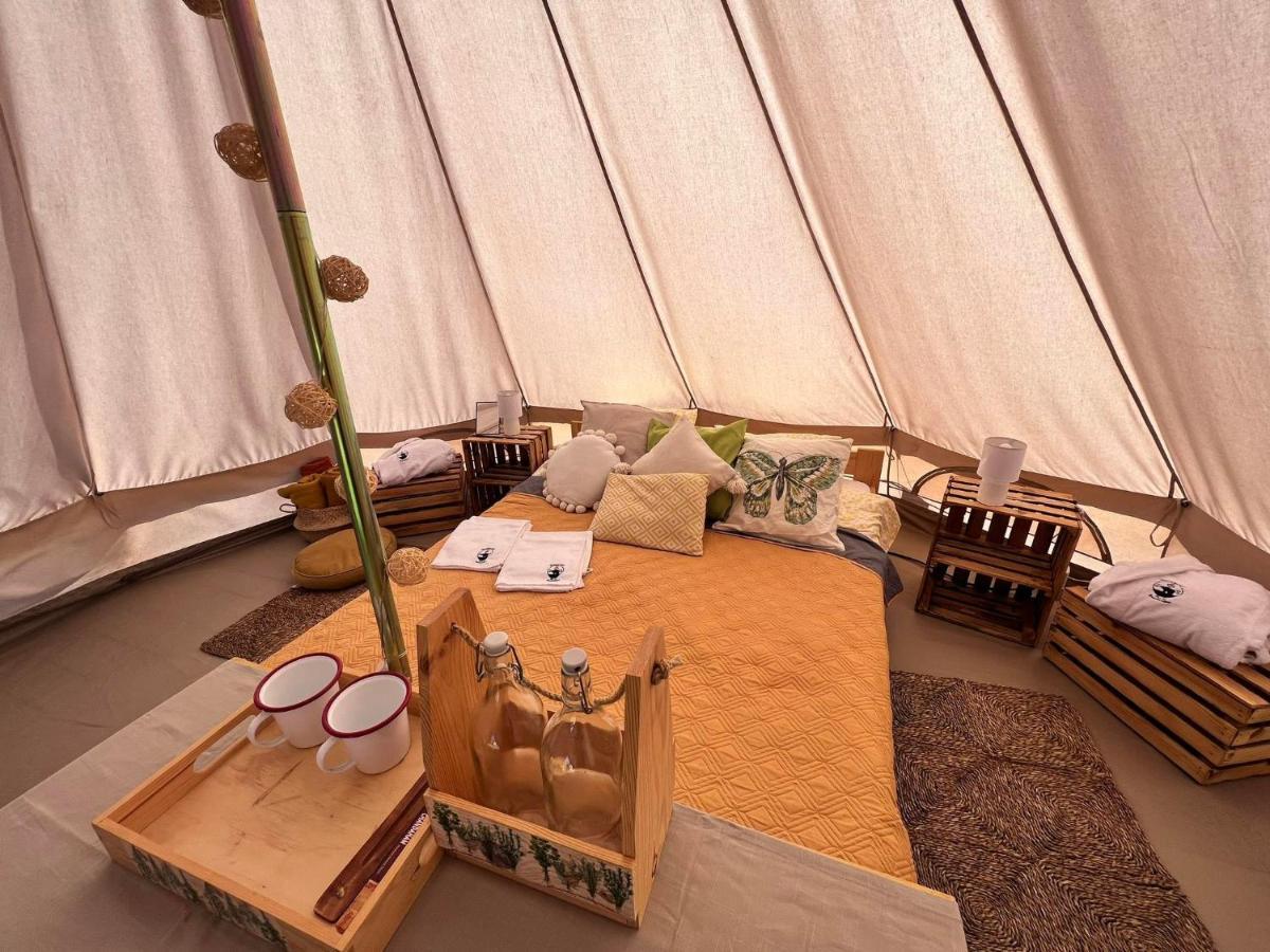 Hotel Glamping Bieszczady Z Jacuzzi I Basenem à Solina  Extérieur photo