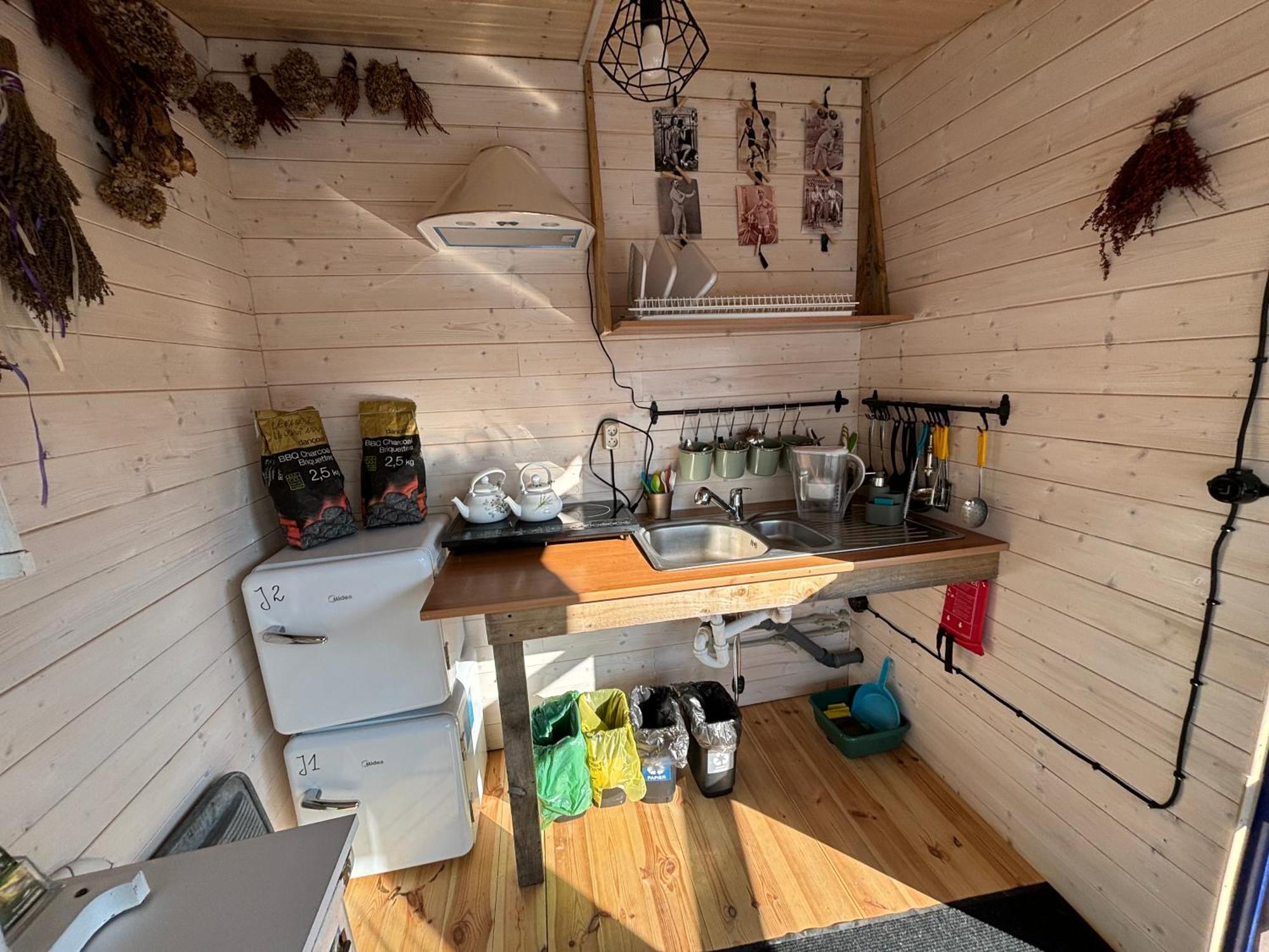 Hotel Glamping Bieszczady Z Jacuzzi I Basenem à Solina  Extérieur photo
