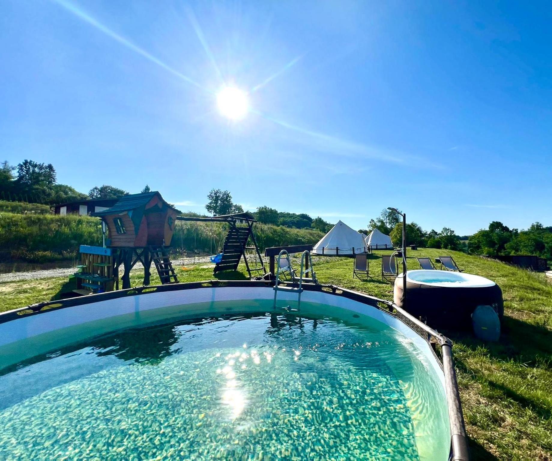 Hotel Glamping Bieszczady Z Jacuzzi I Basenem à Solina  Extérieur photo